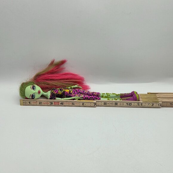 OG Monster High Venus McFlytrap 2009 Doll With Denim Jacket - Picture 5 of 8
